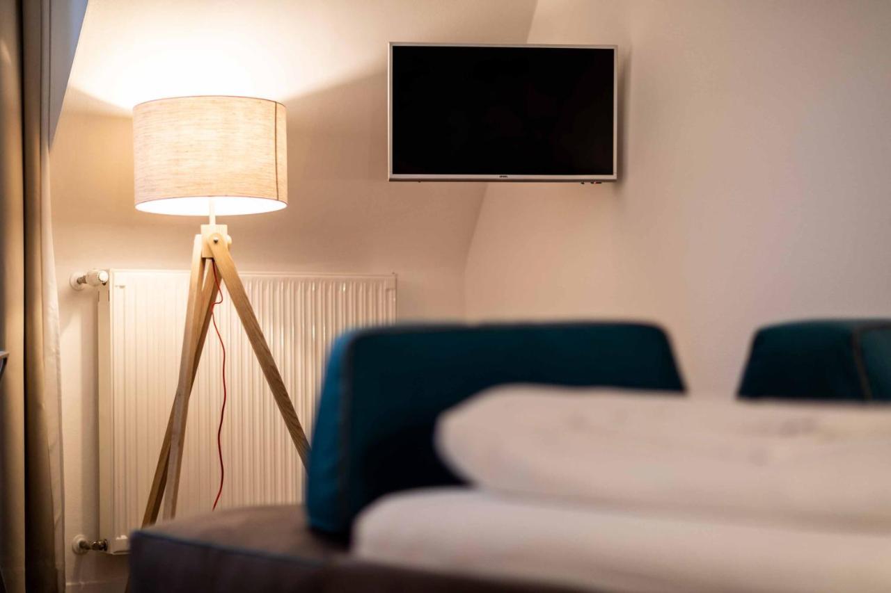 Stay Cooper L Guesthouse Zum Loewen Merano Exterior photo