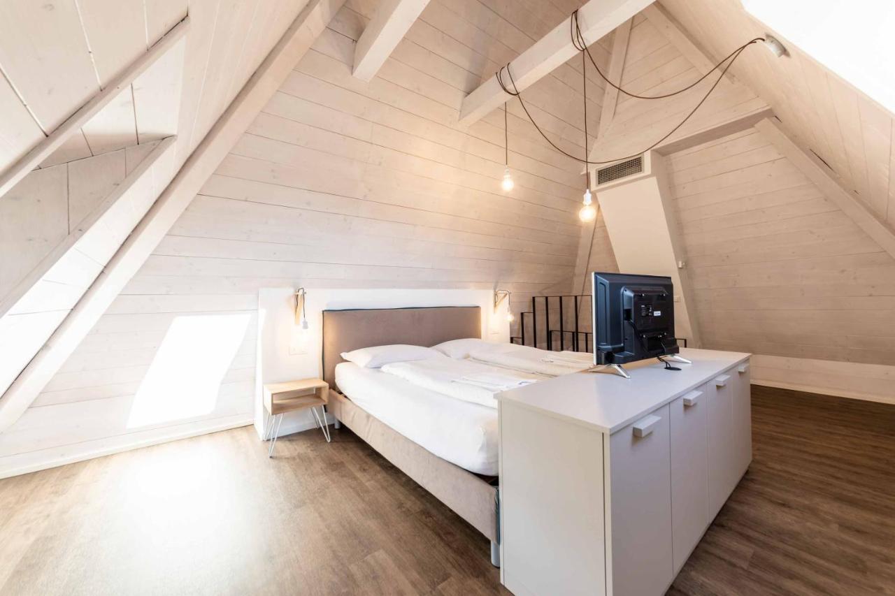 Stay Cooper L Guesthouse Zum Loewen Merano Exterior photo