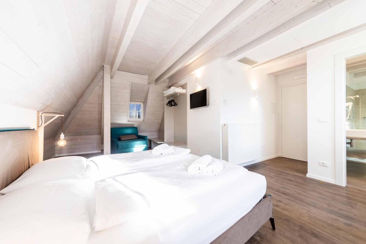 Stay Cooper L Guesthouse Zum Loewen Merano Exterior photo