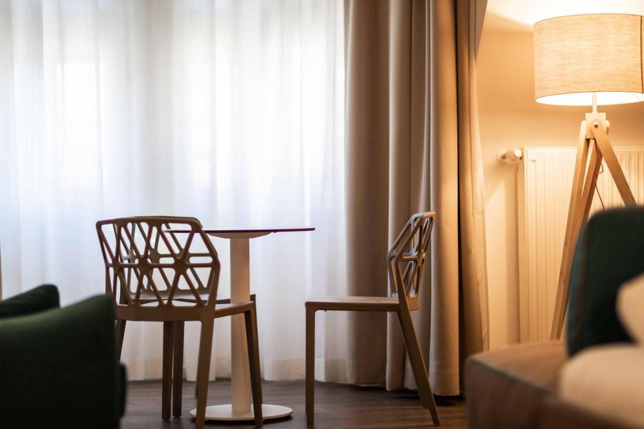 Stay Cooper L Guesthouse Zum Loewen Merano Exterior photo