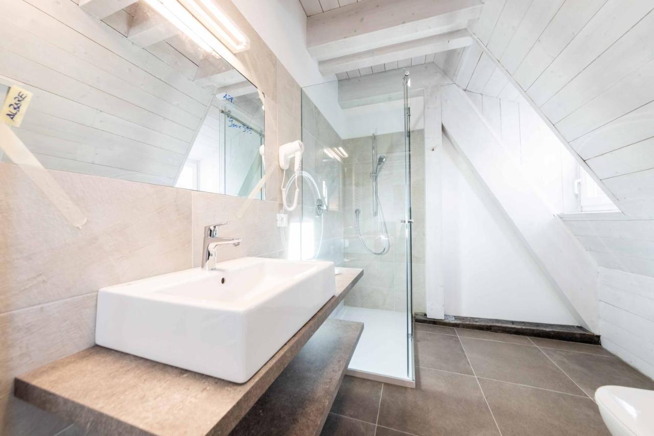 Stay Cooper L Guesthouse Zum Loewen Merano Exterior photo