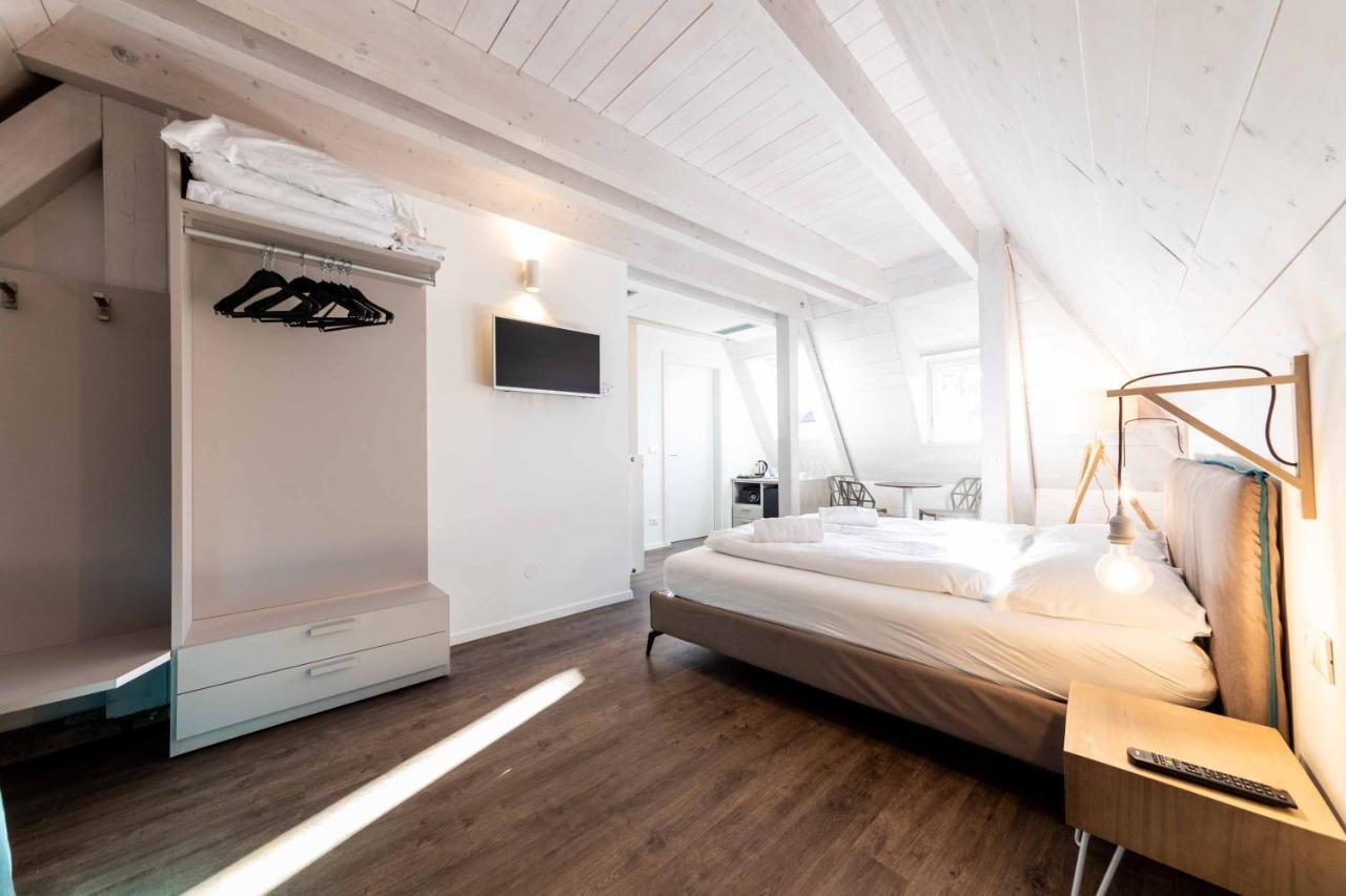 Stay Cooper L Guesthouse Zum Loewen Merano Exterior photo